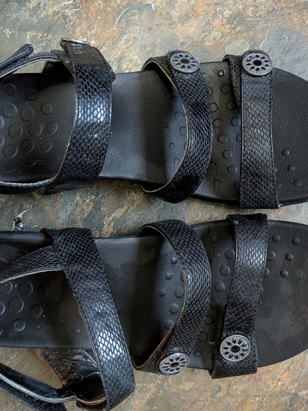 Vionic Black Textured Leather Triple-Strap Sandals